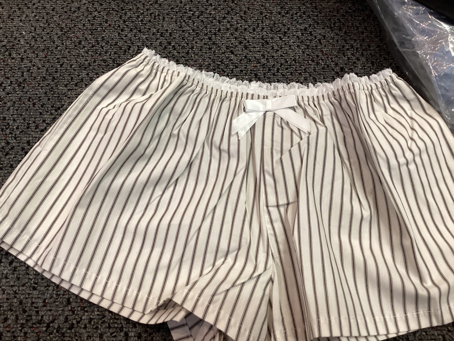 Sky to Moon stripe lace shorts