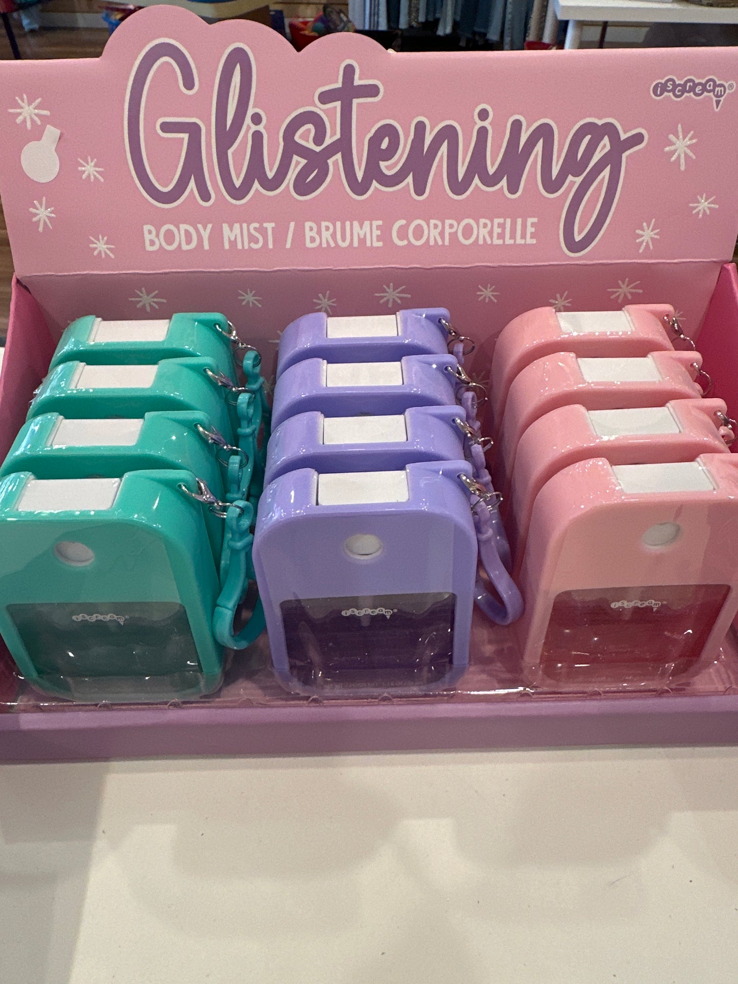 Glistening body mist