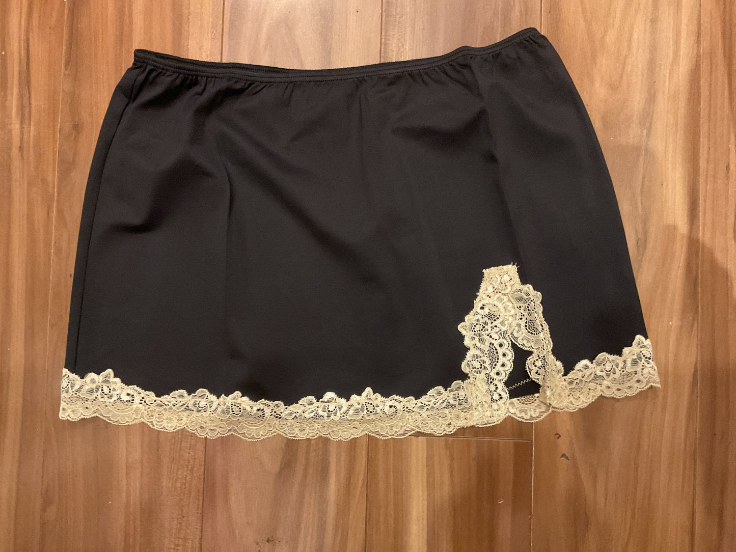 Black Slit Beige lace trim mini skirt