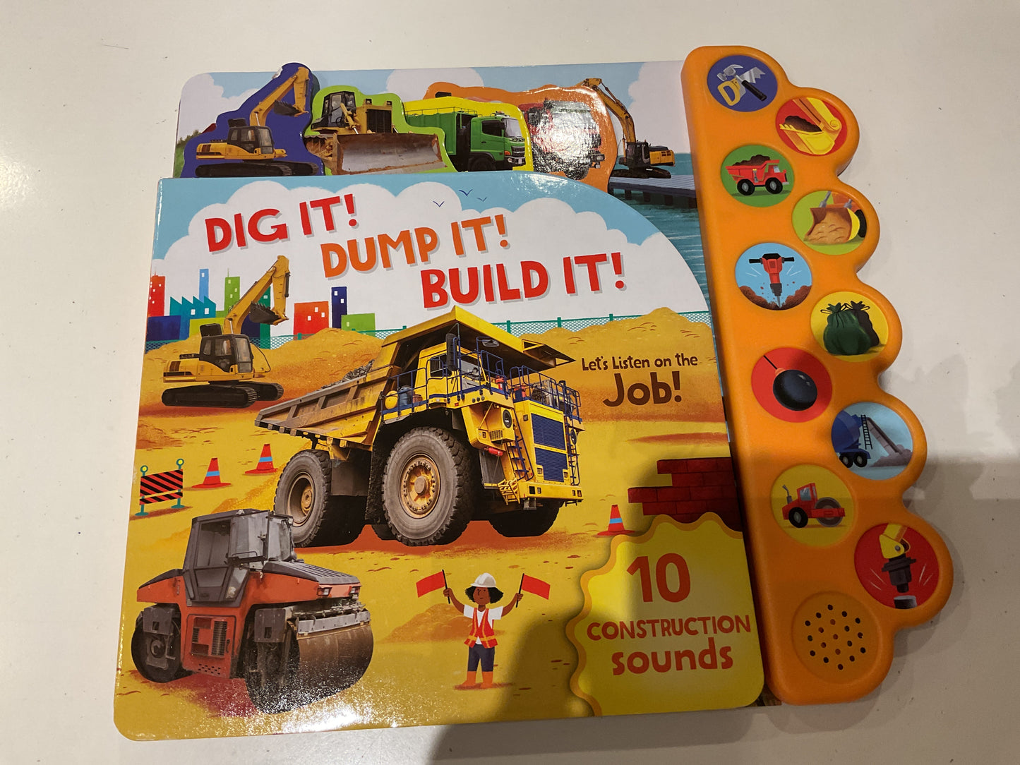 Dig it Dump it Build it! Sound book