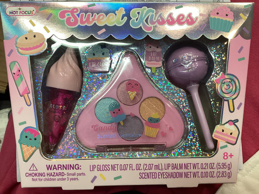 Hot focus Sweet Kisses