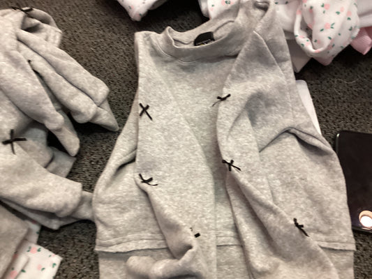 Love Junkie toddler grey sweatshort with bows