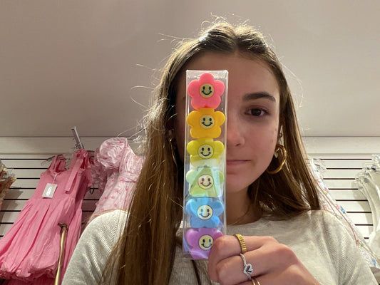 Smile flower highlighter