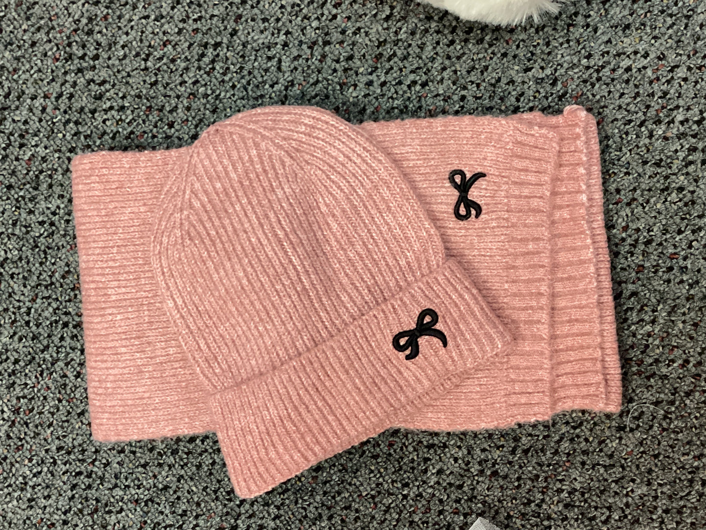 Scarf and hat pink bow set