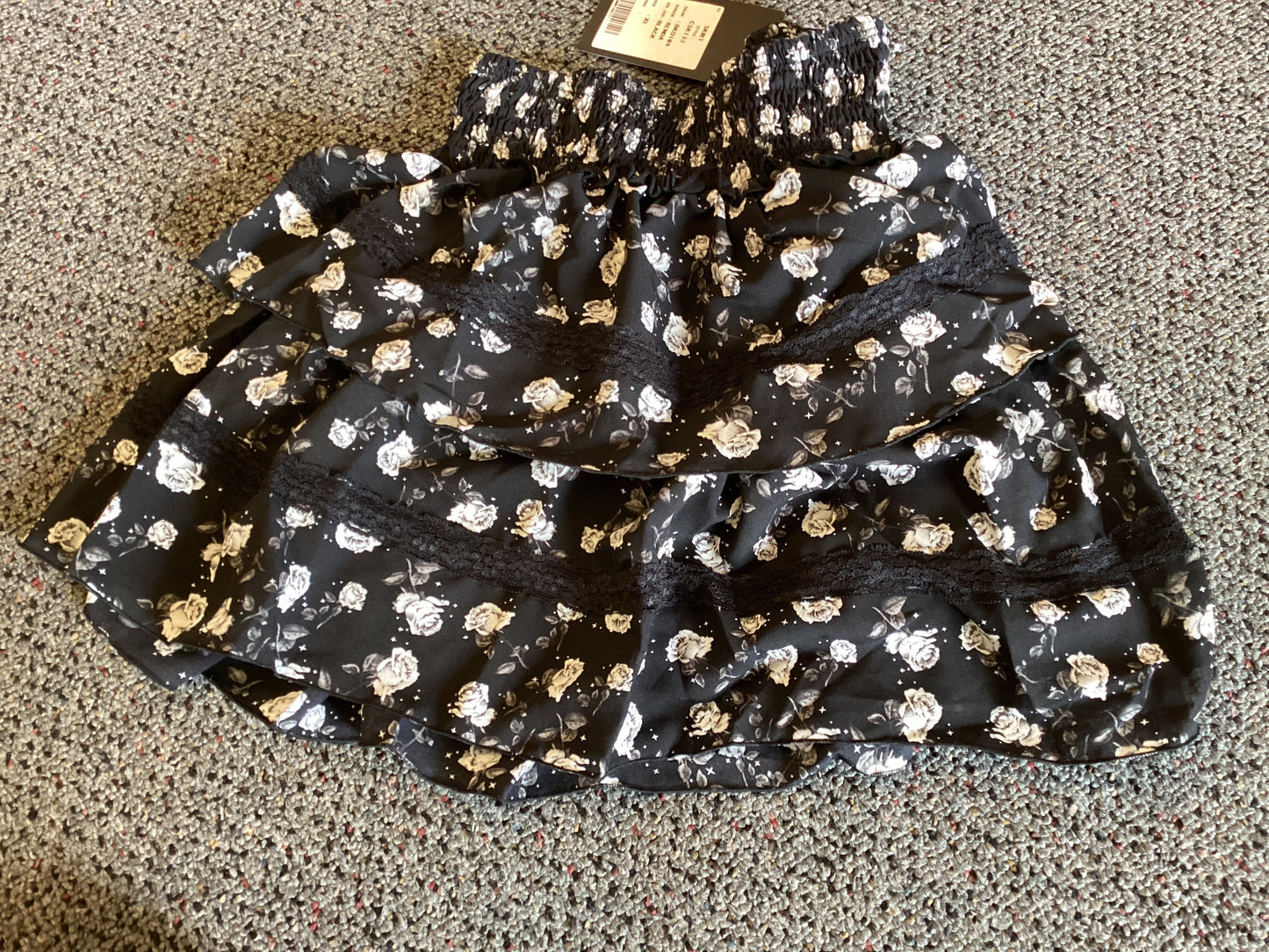 FBZ Blk floral skirt