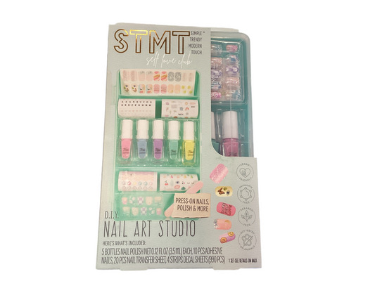 DIY Nail Art Studio