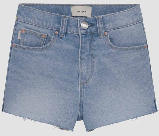 Lucy shorts summer day