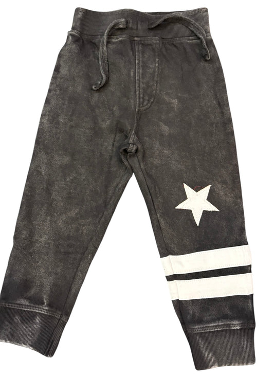Black star jogger